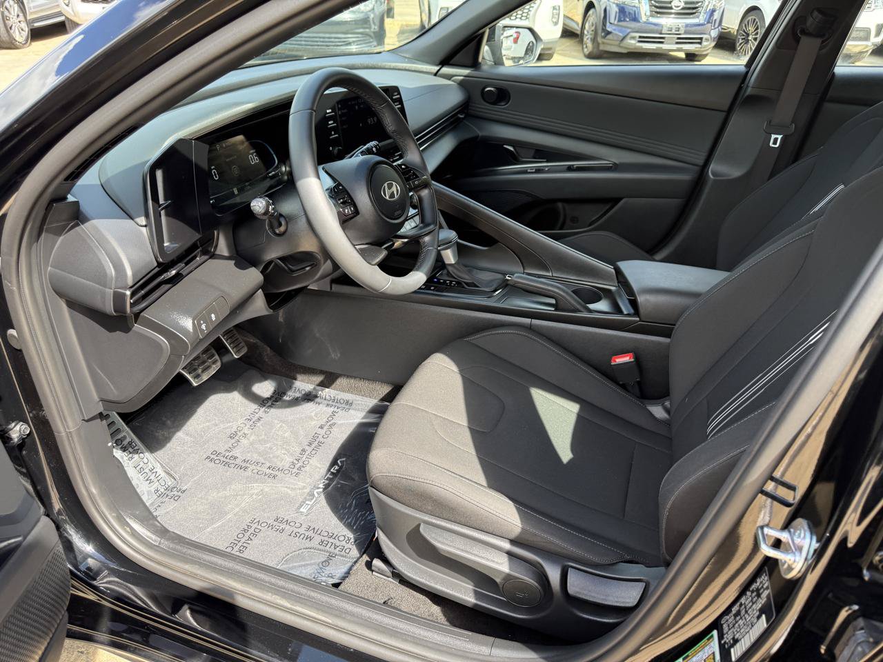 Used 2026 Hyundai Elantra Sport FWD image 9