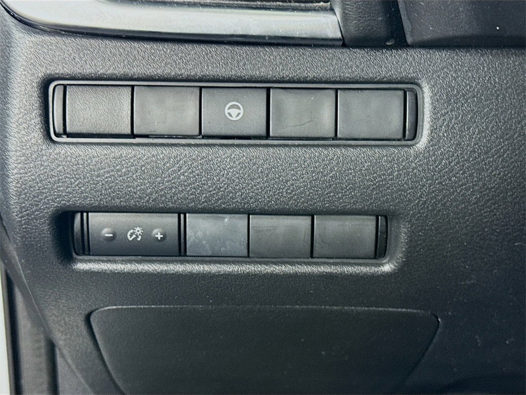 Certified 2022 Nissan Rogue SV image 17