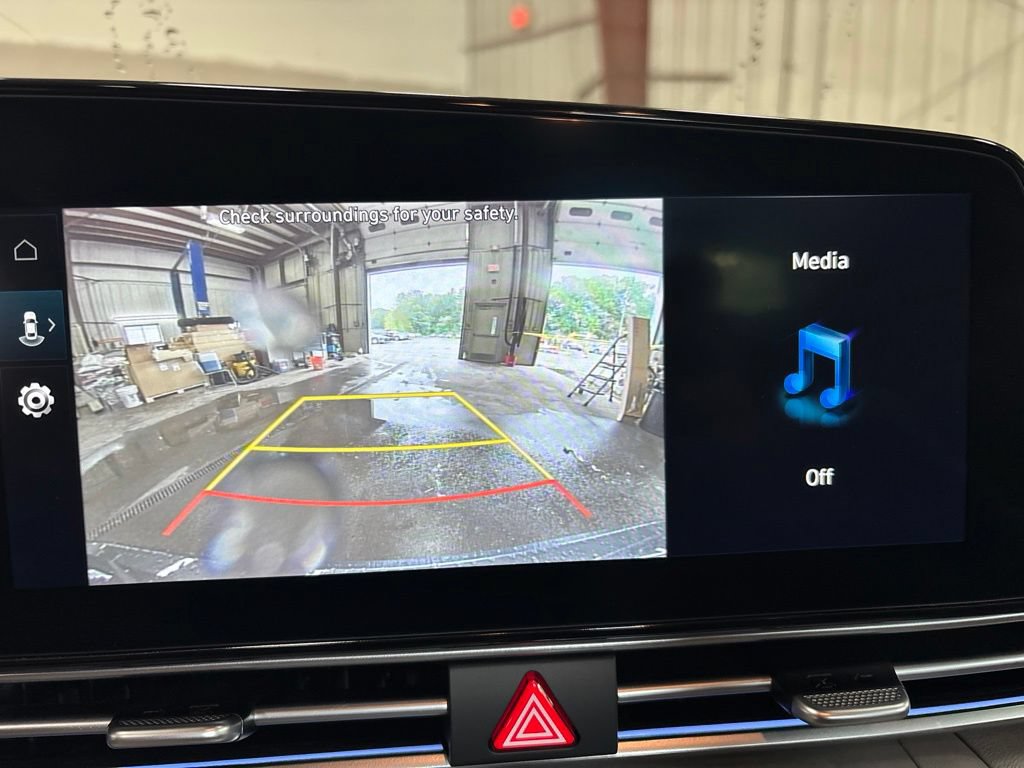 Used 2024 Hyundai Elantra SEL FWD image 18