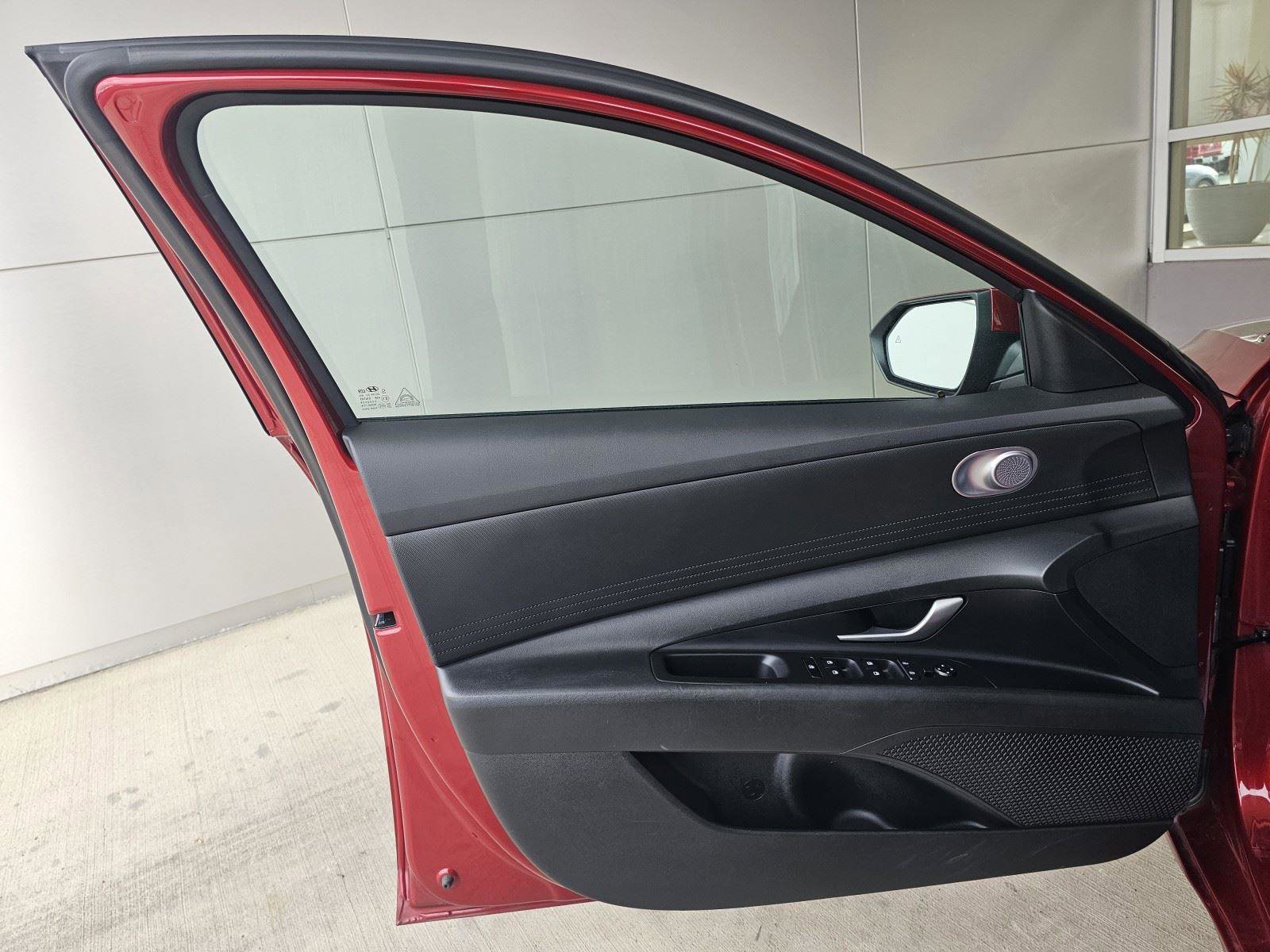 Used 2024 Hyundai Elantra SEL image 27