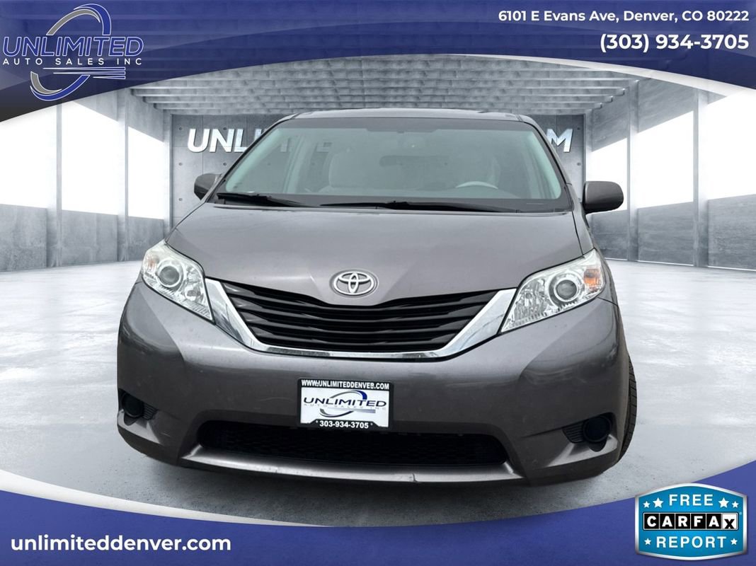 Used 2014 Toyota Sienna LE image 9