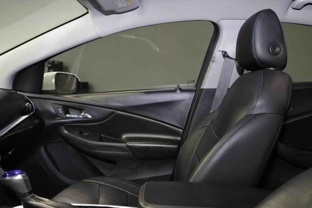Used 2018 Chevrolet Volt LT w/ Comfort Package FWD image 14