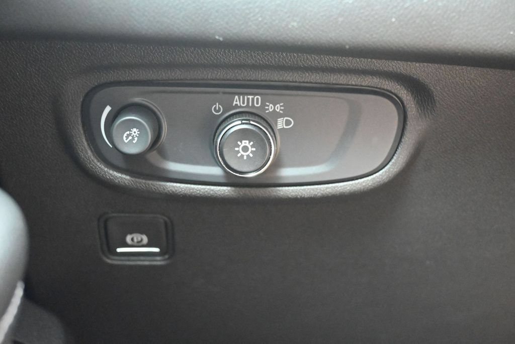 Used 2024 GMC Terrain SLE AWD/4WD image 16