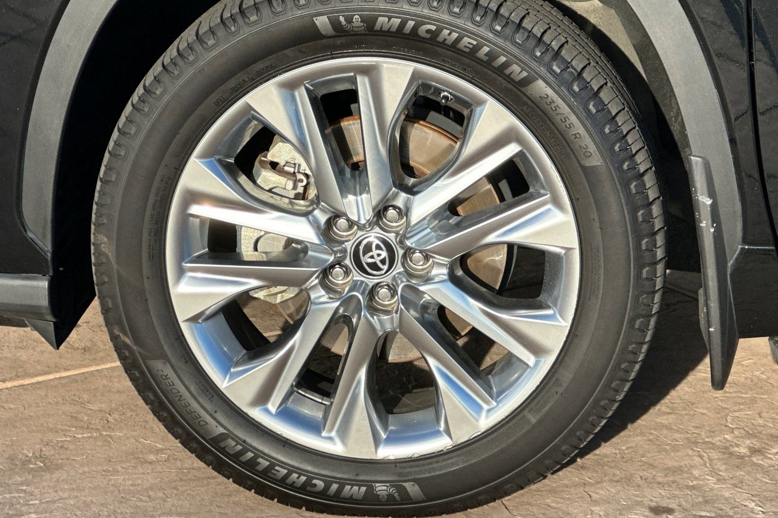 Certified 2022 Toyota Highlander Limited image 35