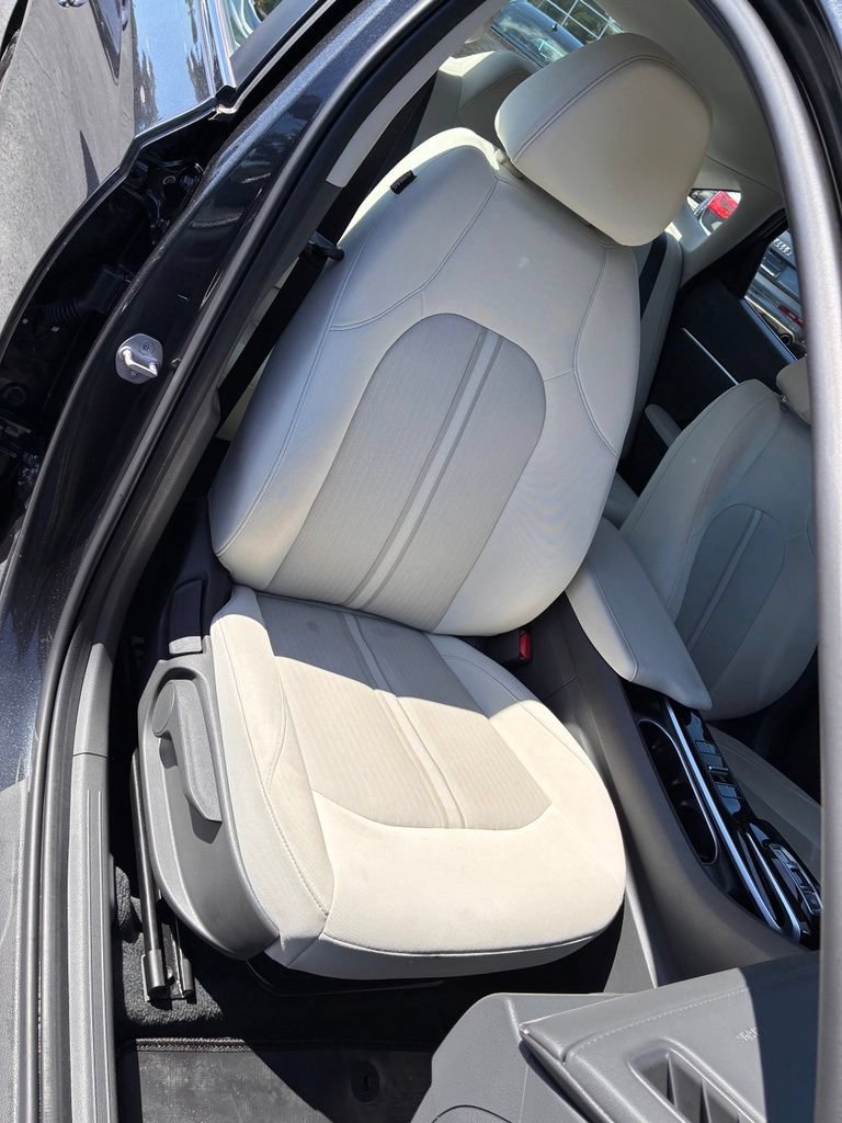 Used 2023 Hyundai Sonata SE w/ Cargo Package FWD image 16