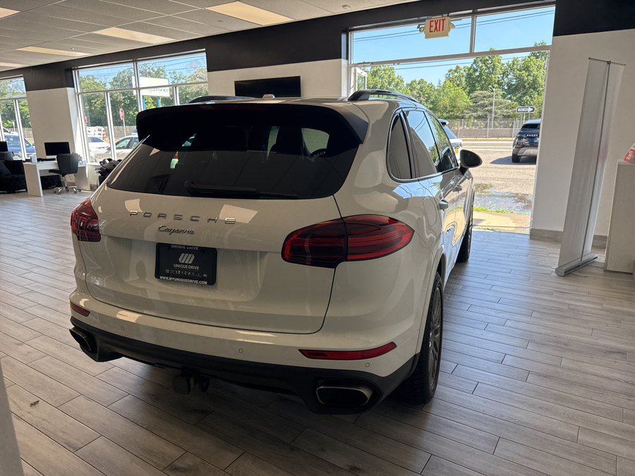 Used 2017 Porsche Cayenne Platinum Edition AWD/4WD image 4