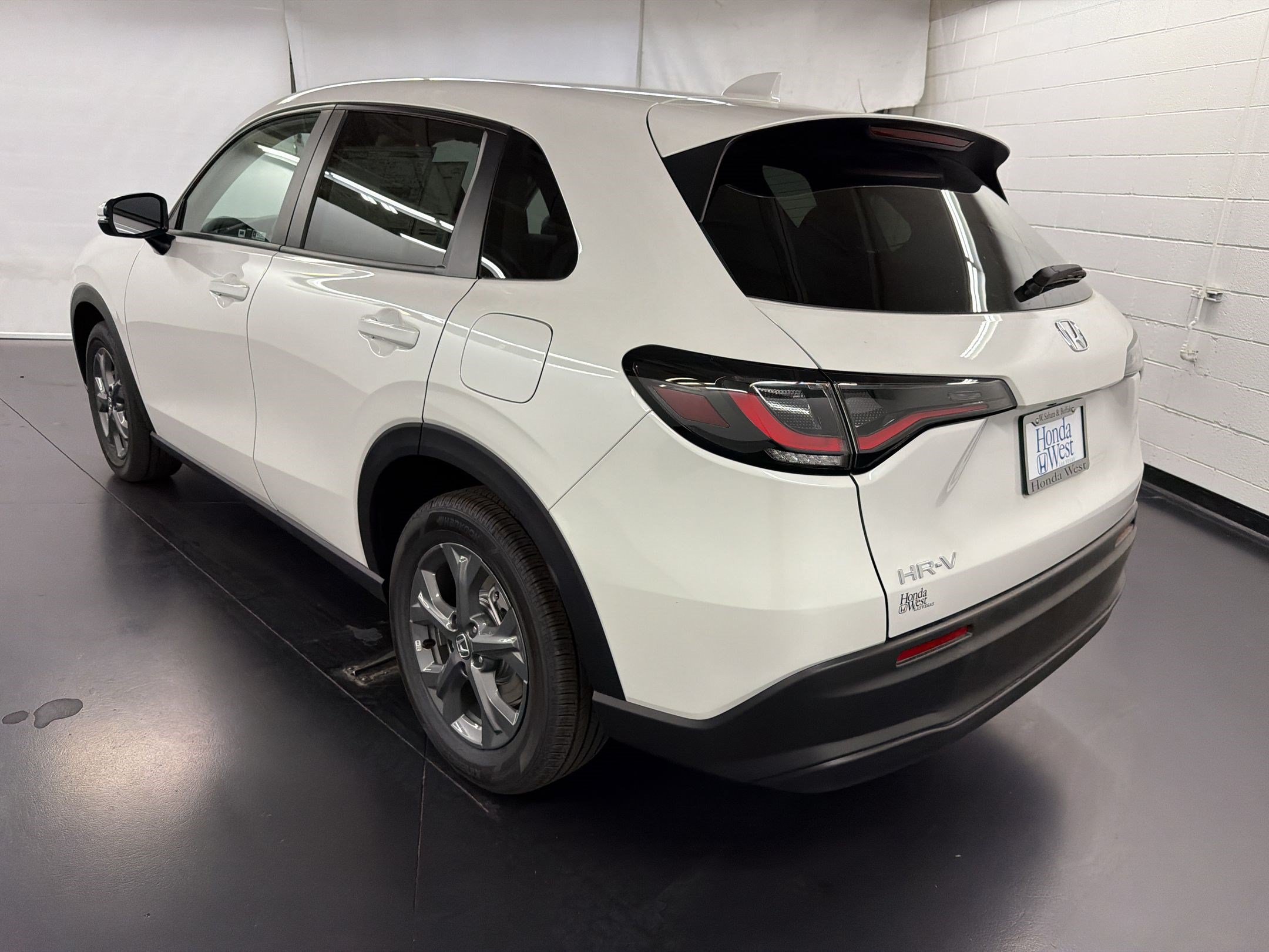 New 2027 Honda HR-V LX image 3