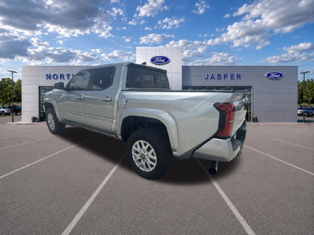 Used 2024 Toyota Tacoma SR5 w/ SR5 Upgrade Package AWD/4WD image 8