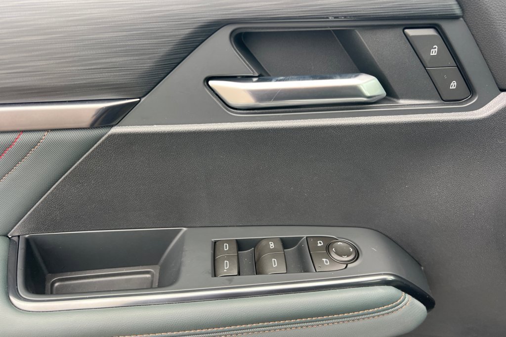 New 2026 GMC Acadia AT4 w/ Luxury Package image 8