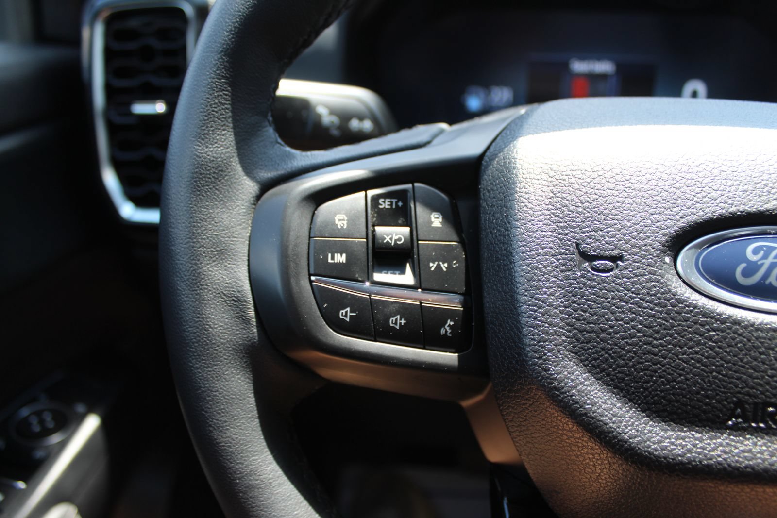 Used 2024 Ford Ranger Lariat w/ Advanced Towing Package AWD/4WD image 26