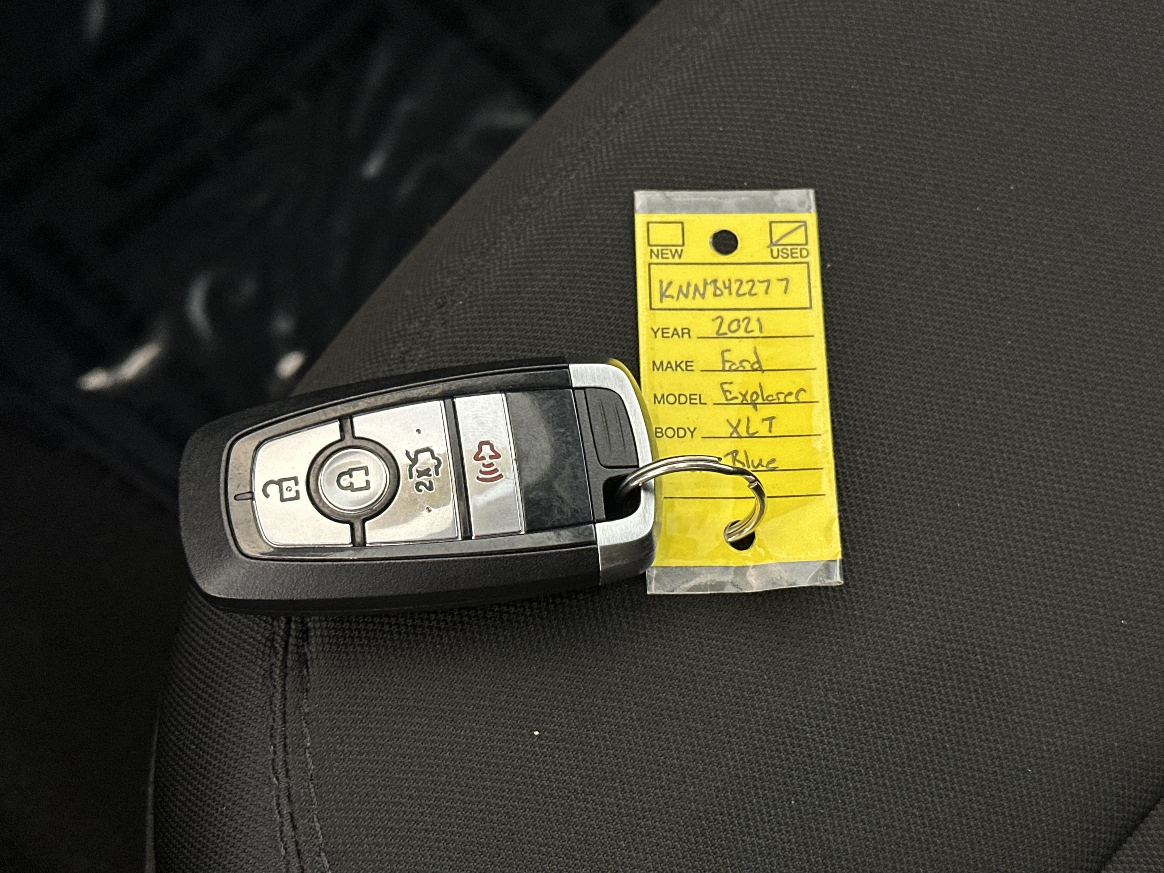 Used 2021 Ford Explorer XLT image 31