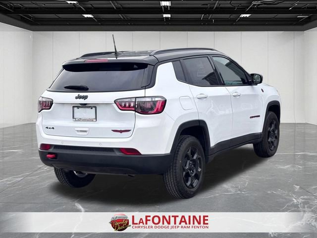 Used 2023 Jeep Compass Trailhawk AWD/4WD image 5