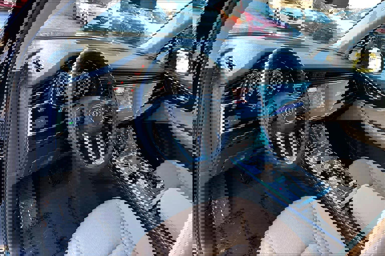 Used 2022 Audi Q7 Premium Plus image 18