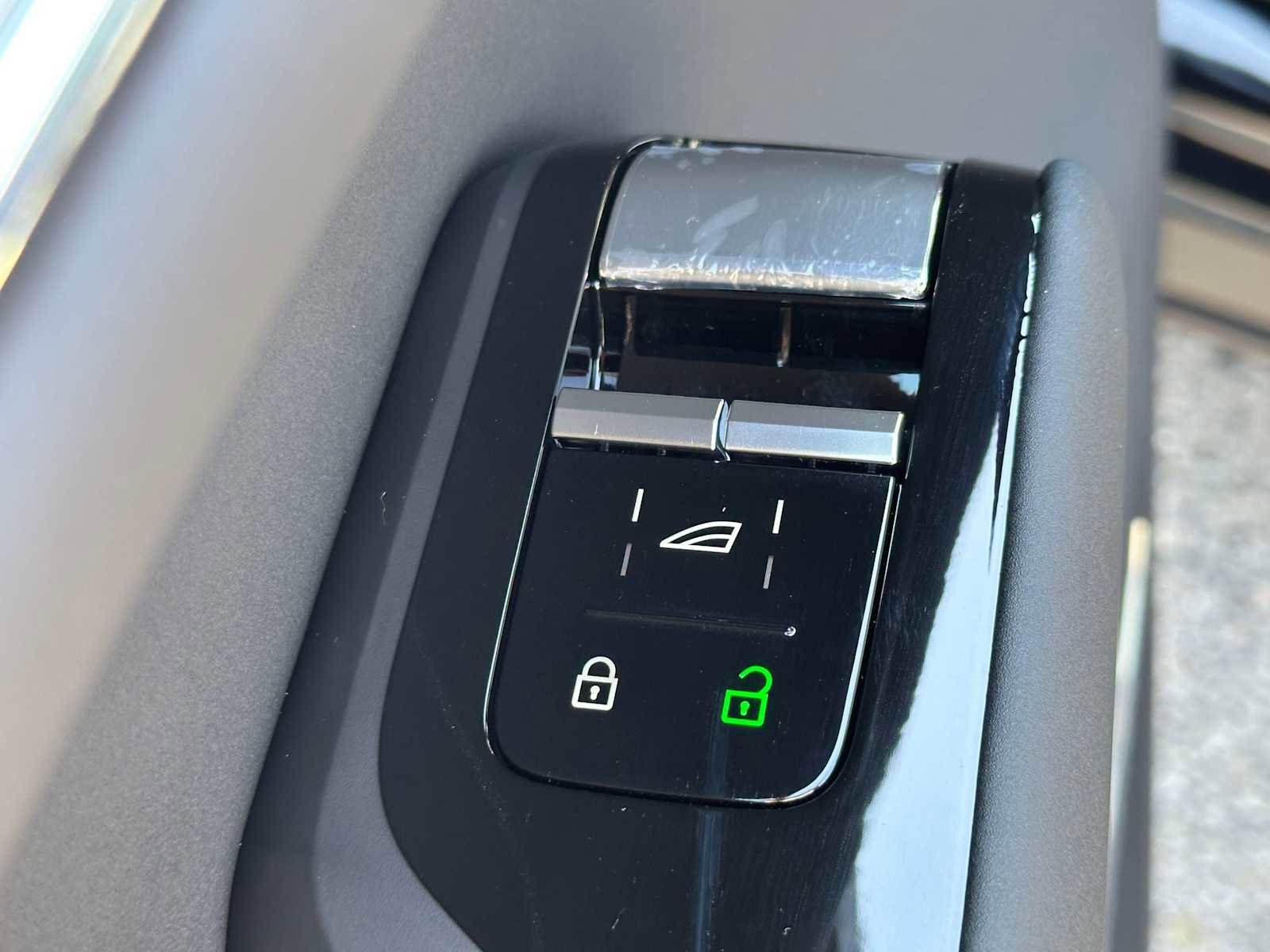 New 2025 Volvo EX90 Ultra w/ Protection Package Premier image 22