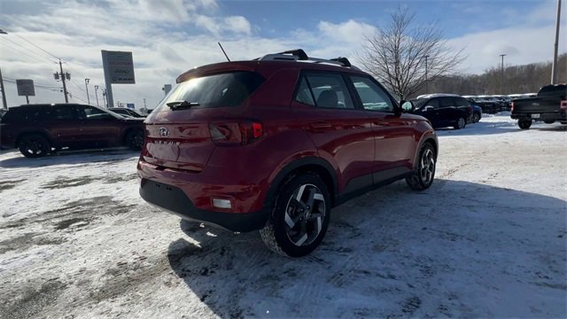 Used 2023 Hyundai Venue Limited image 8