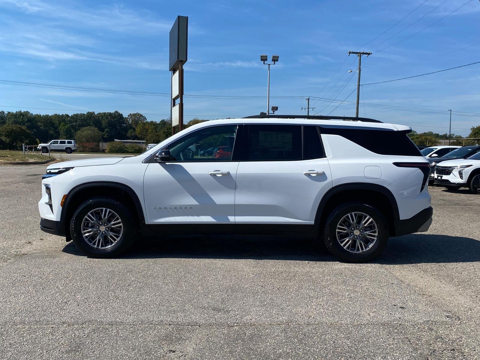New 2027 Chevrolet Traverse LT w/ LPO, Floor Liner Package AWD/4WD image 3