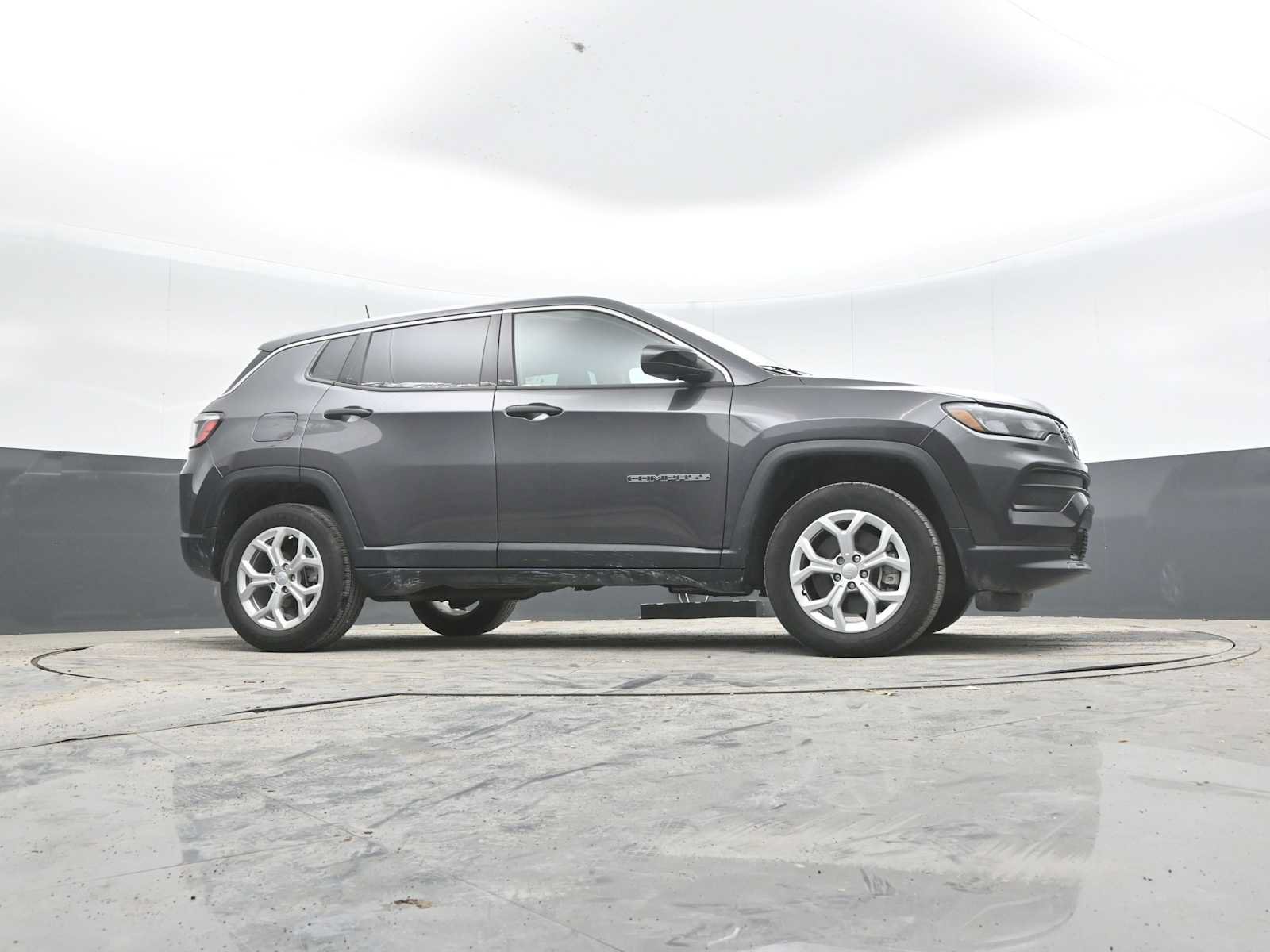 Used 2024 Jeep Compass Sport AWD/4WD image 37
