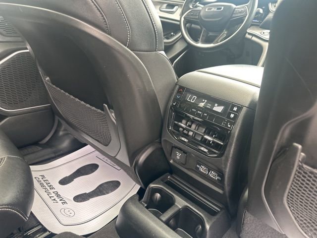 Used 2022 Jeep Grand Cherokee L Limited AWD/4WD image 12
