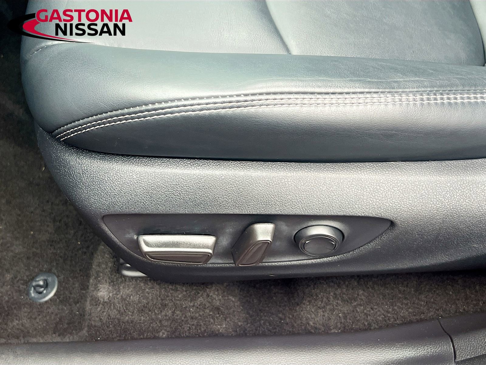 Used 2023 Toyota RAV4 XLE Premium image 26