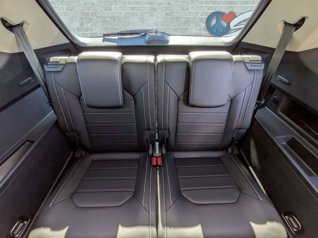 Used 2025 Volkswagen Atlas SEL AWD/4WD image 15