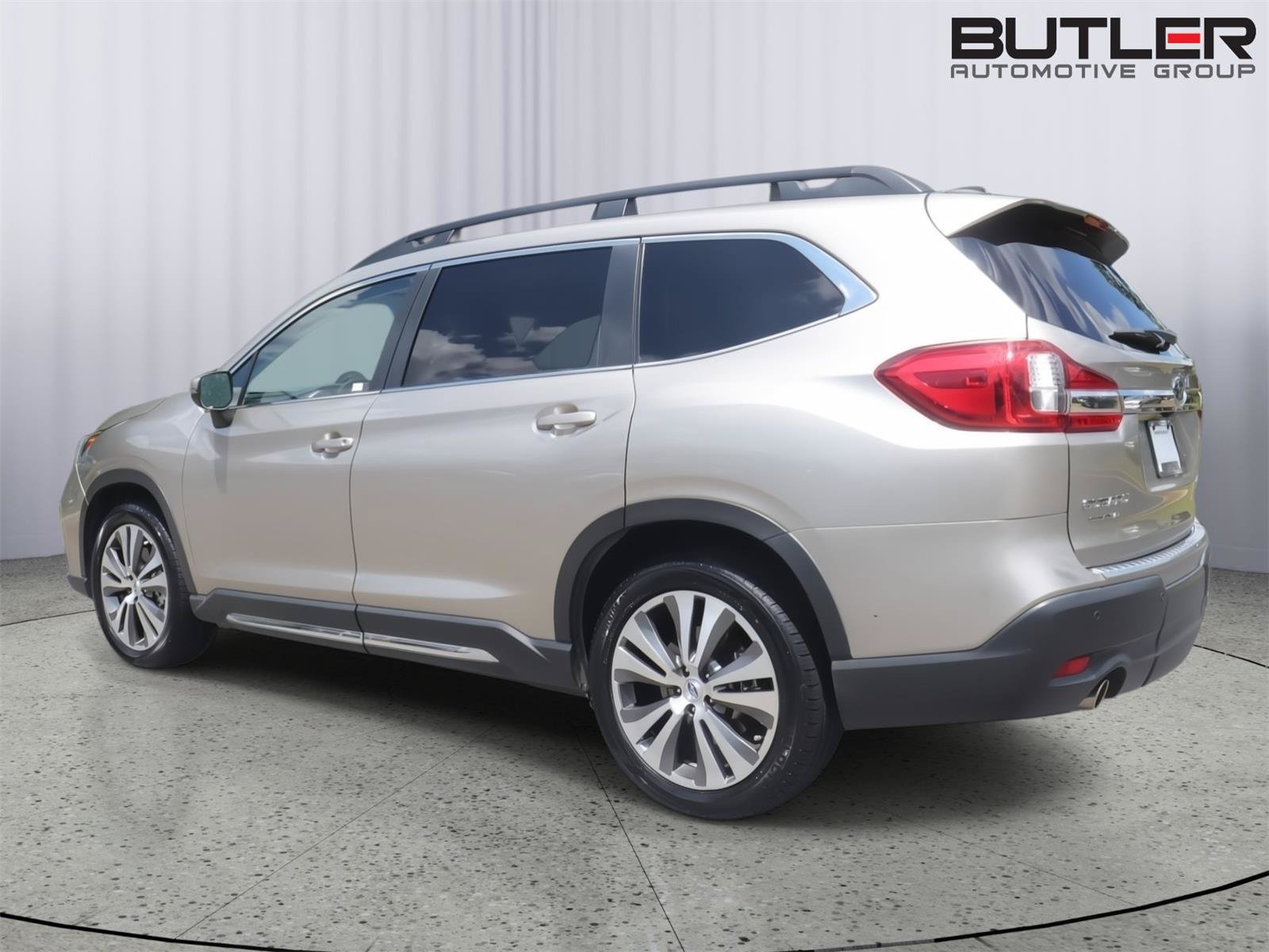 Used 2019 Subaru Ascent Limited w/ Popular Package #3 AWD/4WD image 4