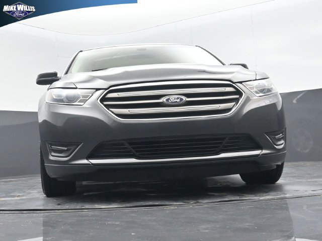 Used 2015 Ford Taurus SEL w/ Equipment Group 201A FWD image 18