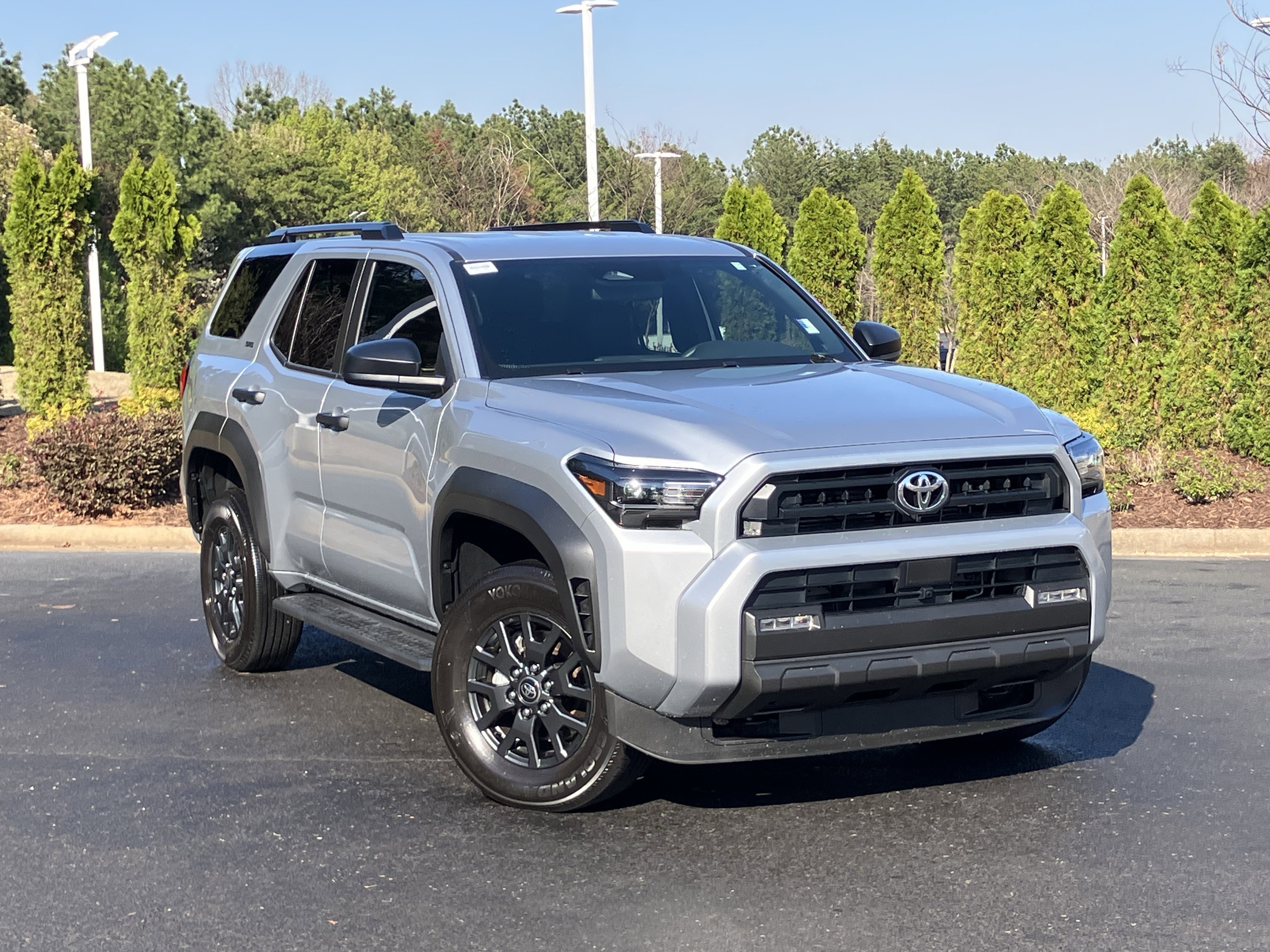 Used 2025 Toyota 4Runner SR5 AWD/4WD image 2