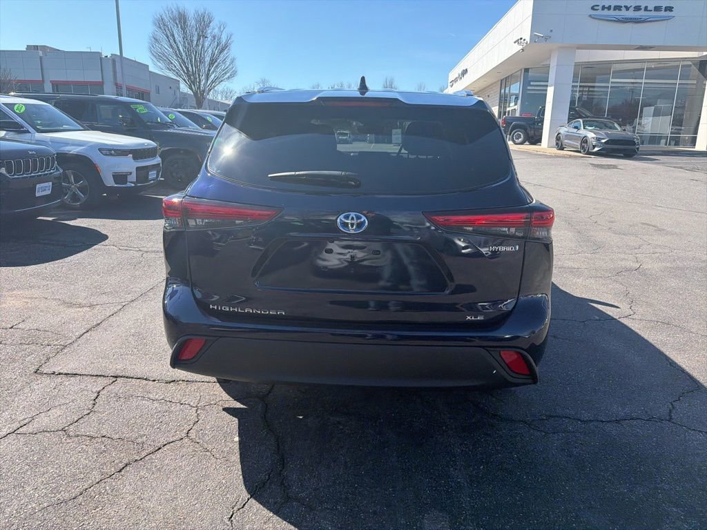 Used 2021 Toyota Highlander XLE image 6