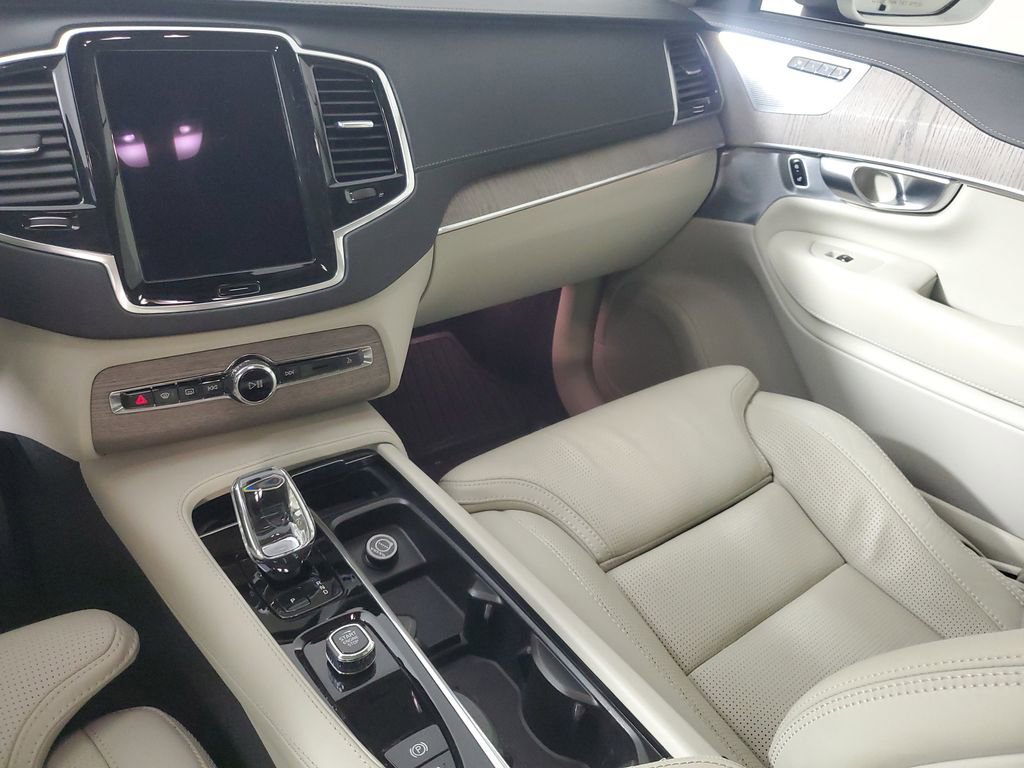 Used 2024 Volvo XC90 B6 Ultimate w/ Protection Package image 19