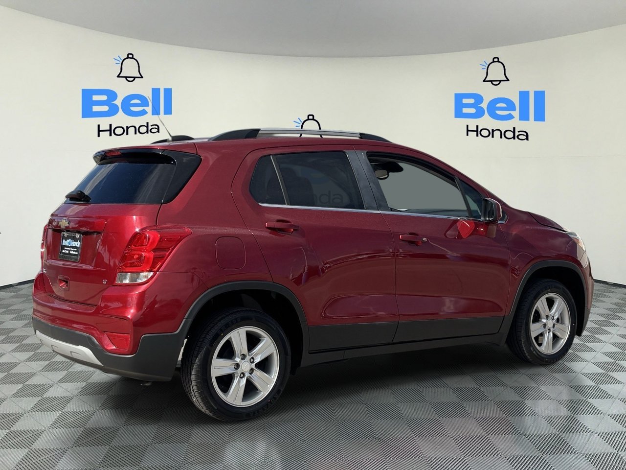 Used 2020 Chevrolet Trax LT FWD image 4