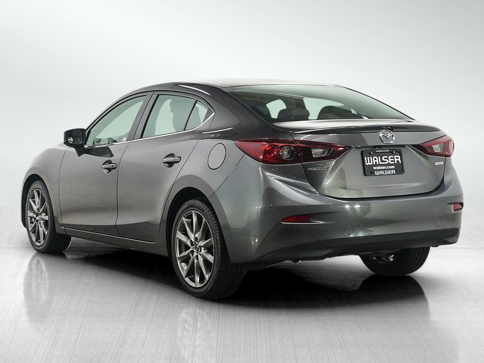 Used 2018 MAZDA MAZDA3 Touring FWD image 3