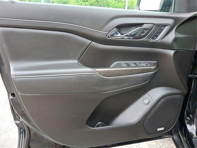 Certified 2023 GMC Acadia SLT w/ Preferred Package image 13