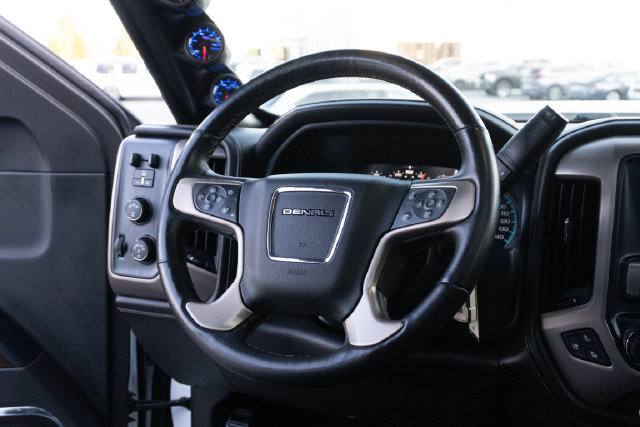 Used 2017 GMC Sierra 2500 Denali w/ Duramax Plus Package AWD/4WD image 33