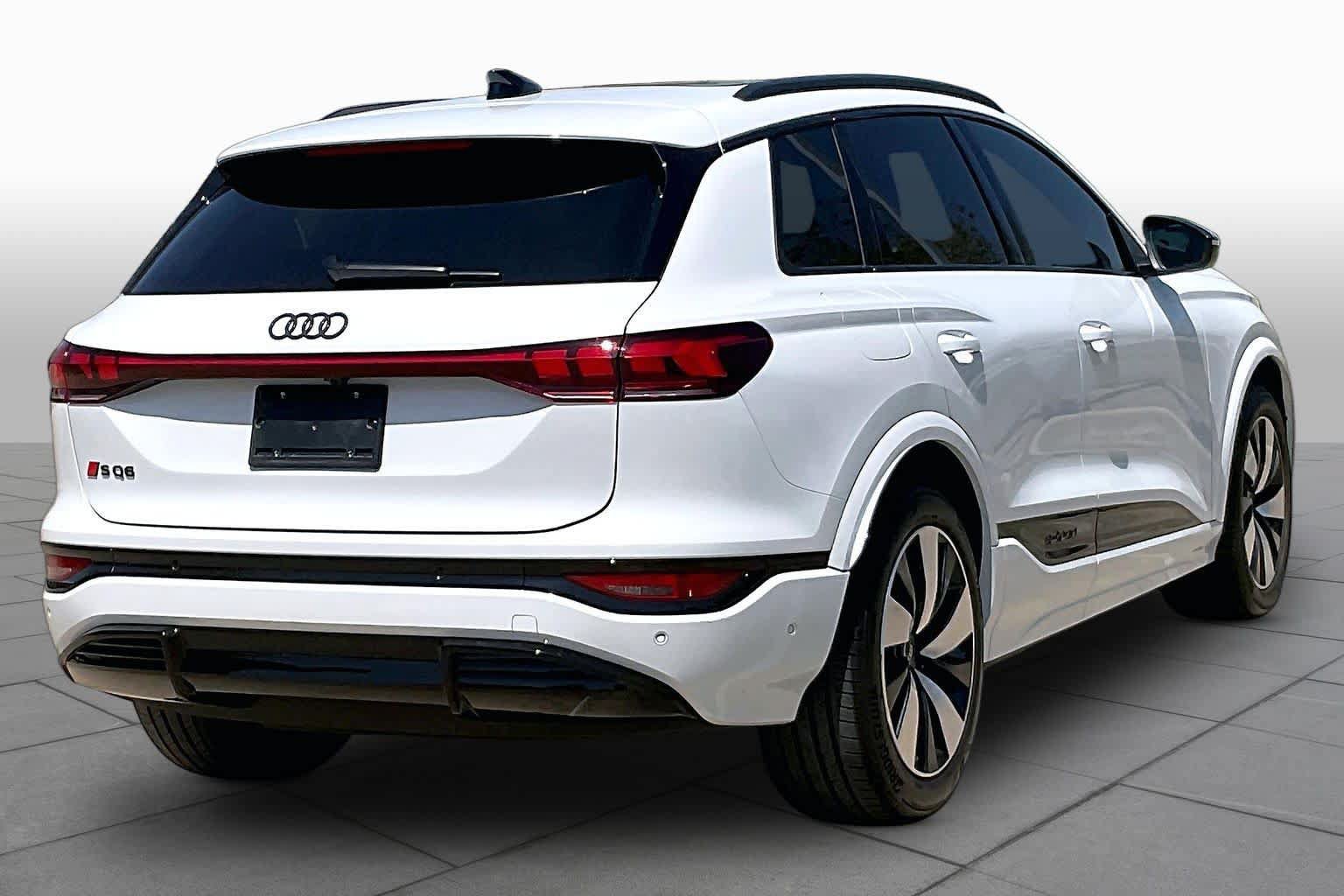 Used 2025 Audi SQ6 e-tron Prestige w/ Black Optic Package AWD/4WD image 11