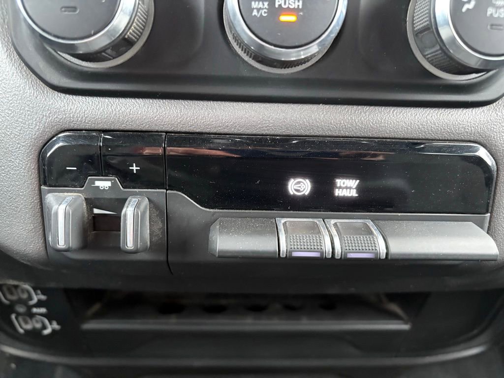 Used 2024 RAM 3500 Big Horn image 31