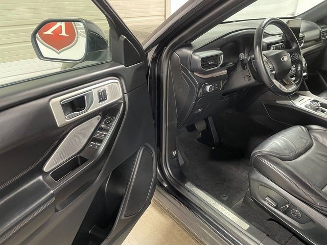 Used 2020 Ford Explorer Platinum w/ Premium Technology Package image 13