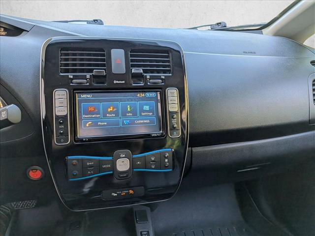 Used 2015 Nissan Leaf SL FWD image 12