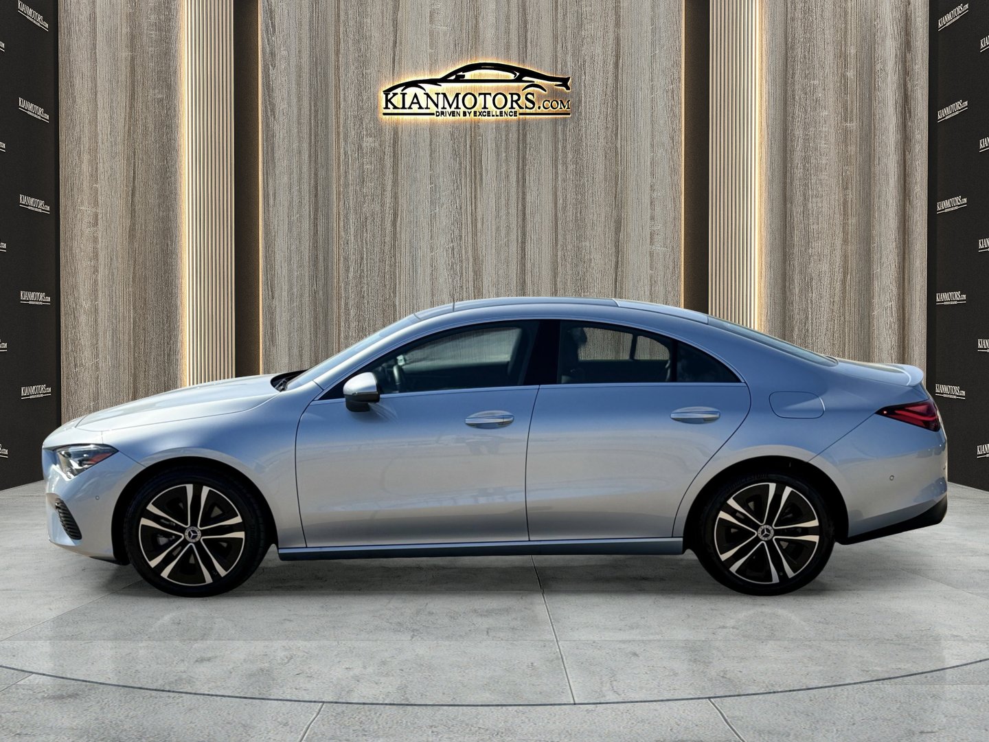 Used 2025 Mercedes-Benz CLA 250 image 4