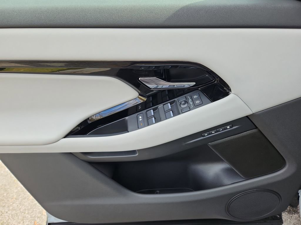 New 2026 Land Rover Range Rover Evoque S AWD/4WD image 24