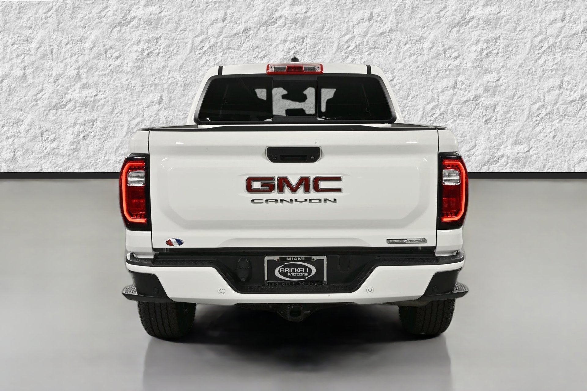 Used 2024 GMC Canyon Elevation w/ Convenience Package AWD/4WD image 4