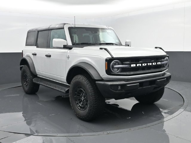 New 2026 Ford Bronco Outer Banks w/ Sasquatch Package AWD/4WD image 3