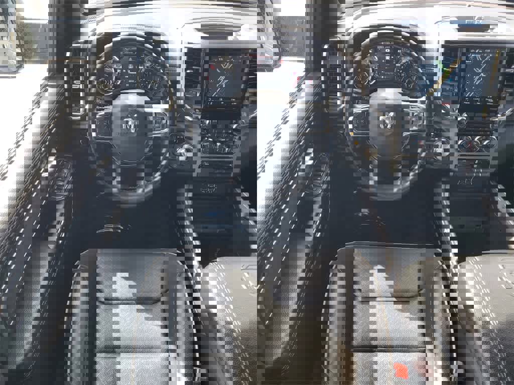 Used 2024 RAM 1500 Laramie image 15