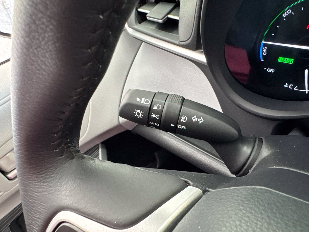 Used 2026 Toyota Sienna XLE FWD image 23