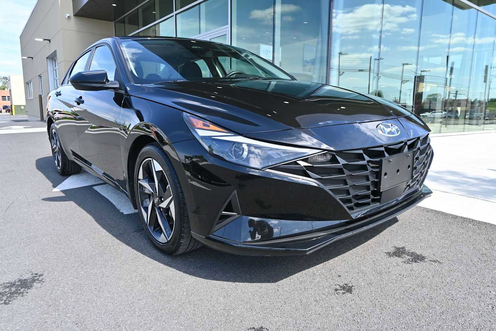 Certified 2023 Hyundai Elantra SEL w/ Convenience Package FWD image 4