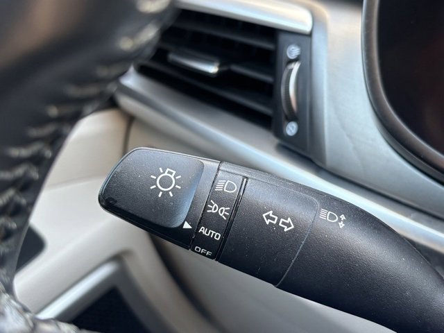 Used 2020 Kia Telluride S w/ S 8 Passenger Seating Package image 22