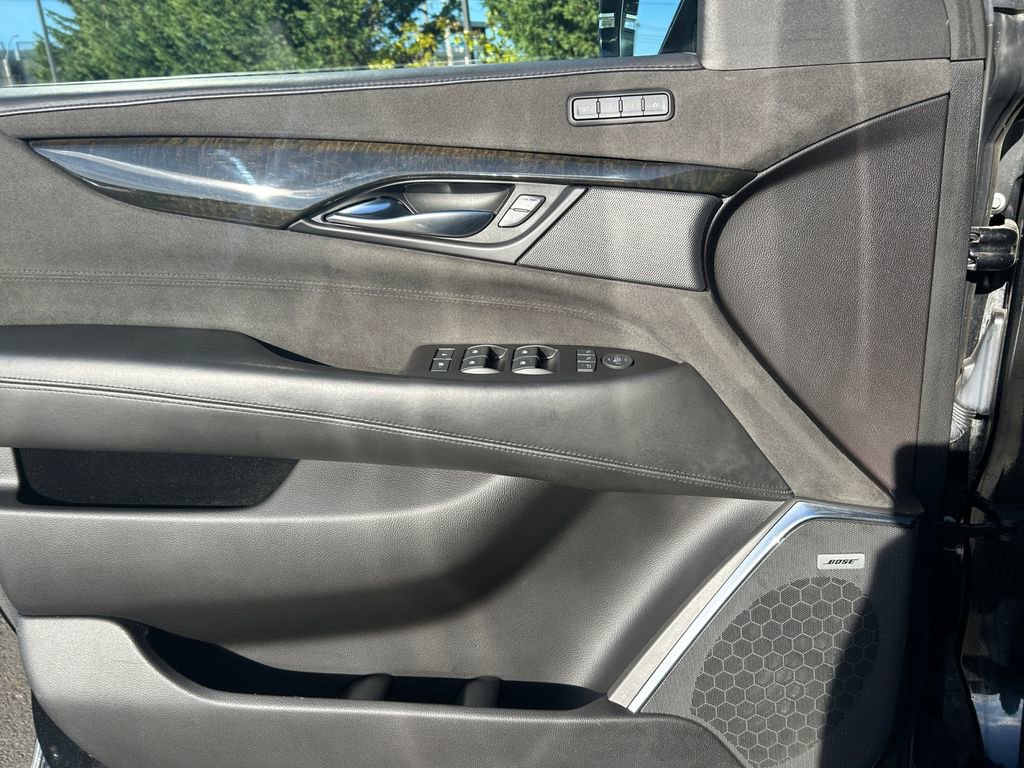 Used 2019 Cadillac Escalade ESV Platinum w/ Escalade Sport Edition image 22