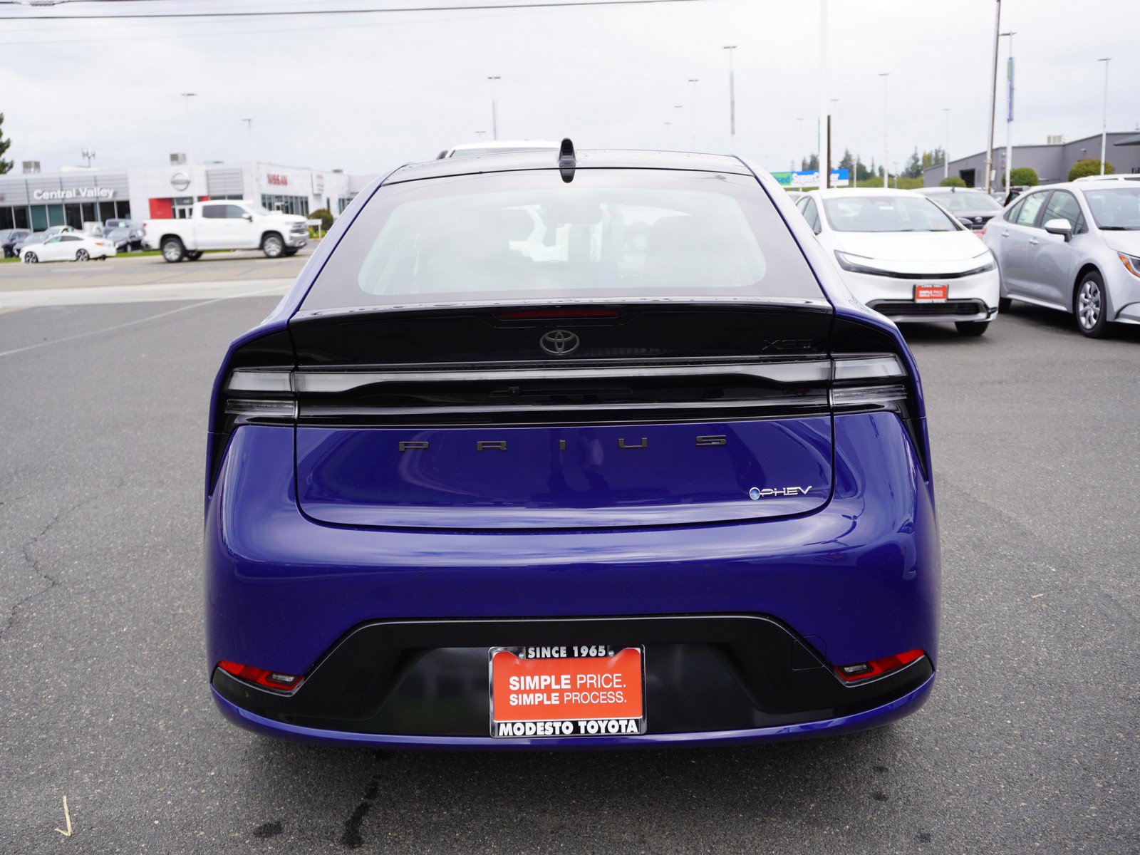 New 2026 Toyota Prius Plug-In Hybrid FWD image 9