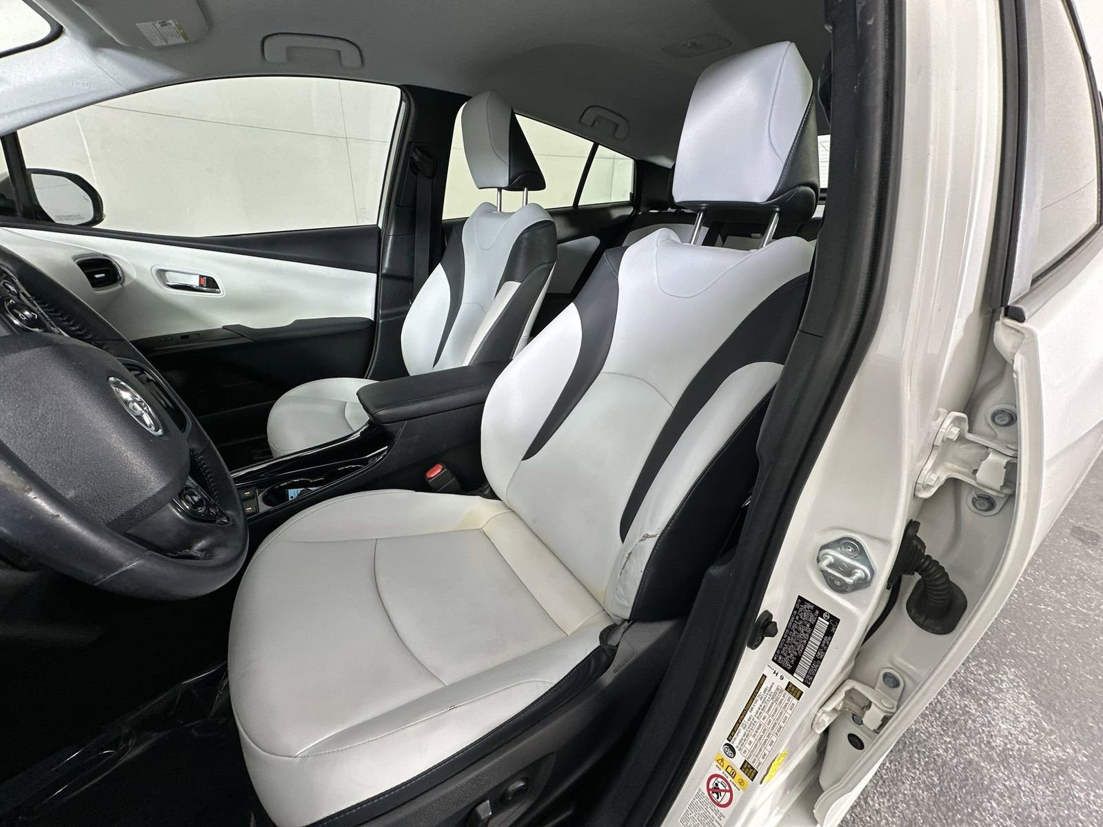 Used 2019 Toyota Prius Limited image 11