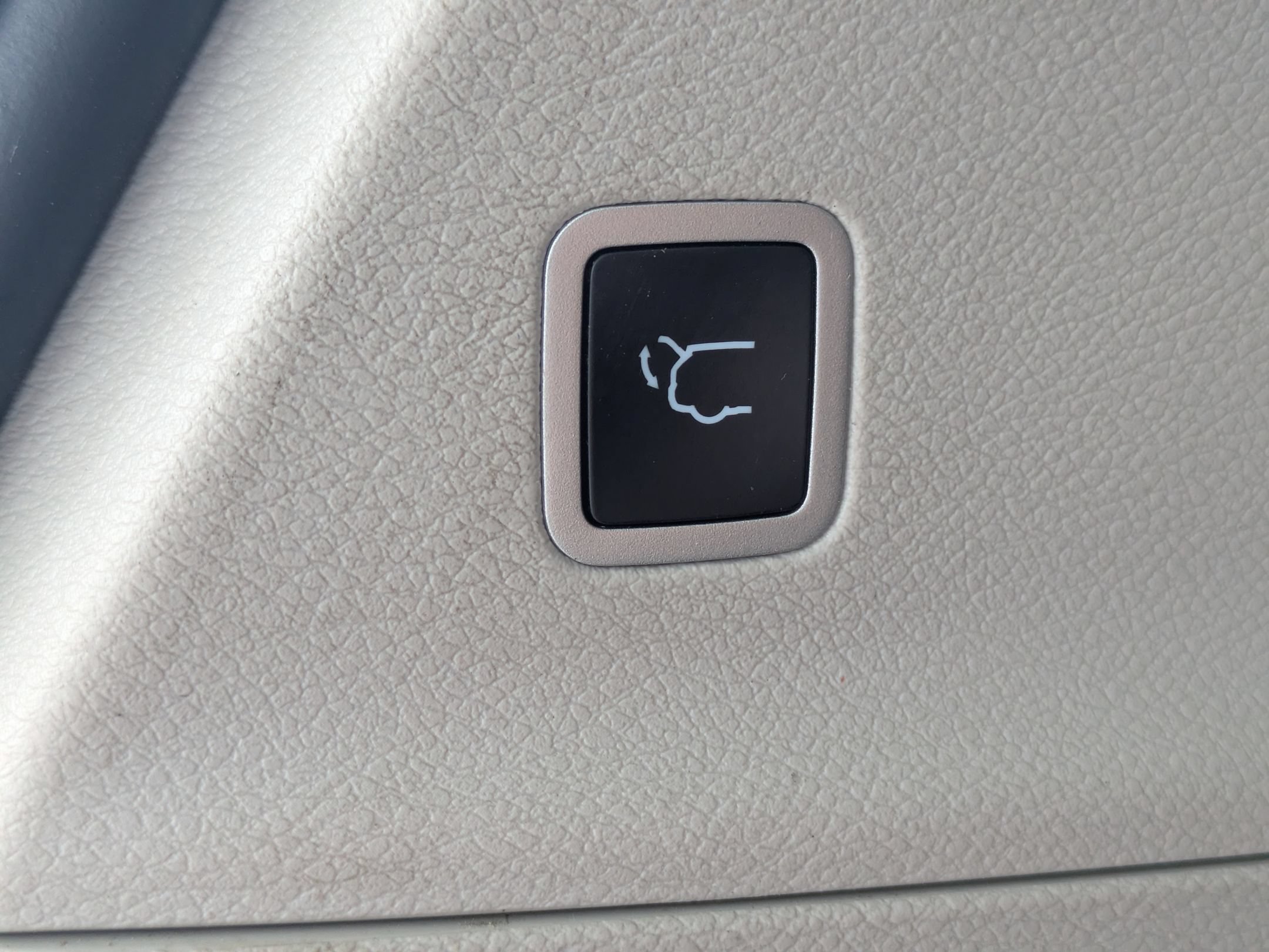Used 2024 Chrysler Pacifica Touring-L FWD image 28