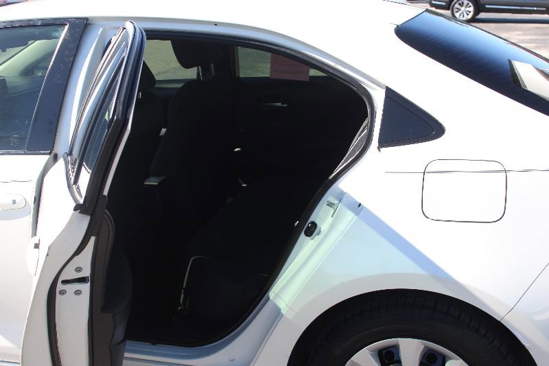 Used 2020 Toyota Corolla LE image 11